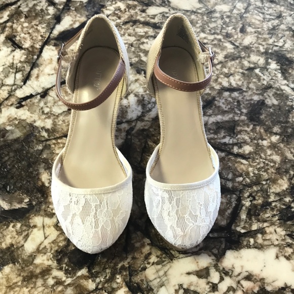 Apt 9 ivory wedges - Picture 2 of 6